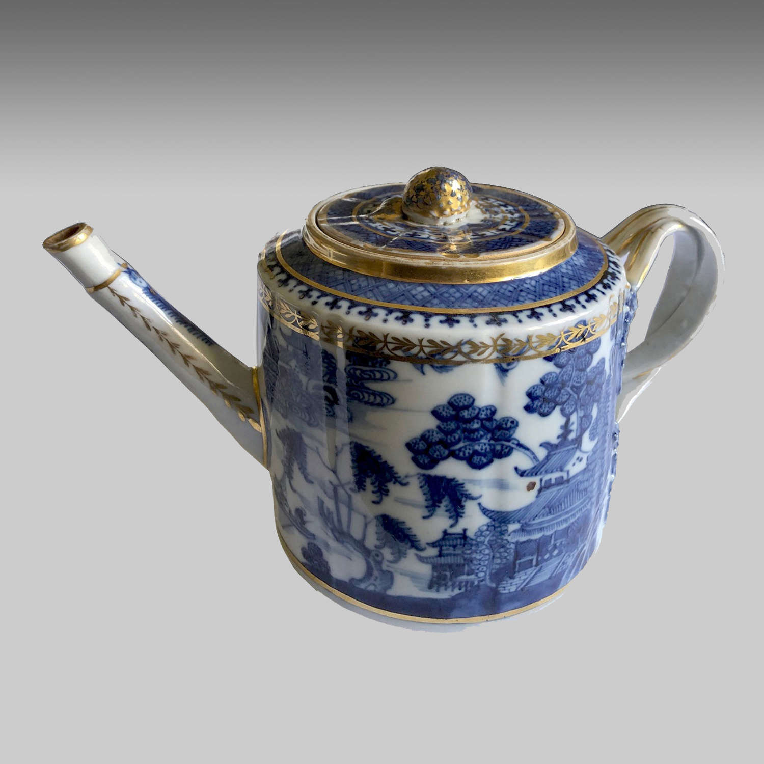 18th Century Chinese Export Nanking Porcelain Teapot