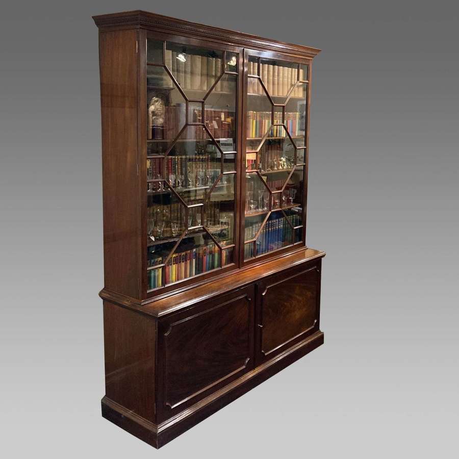 Georgian mahogany glazed bookcase