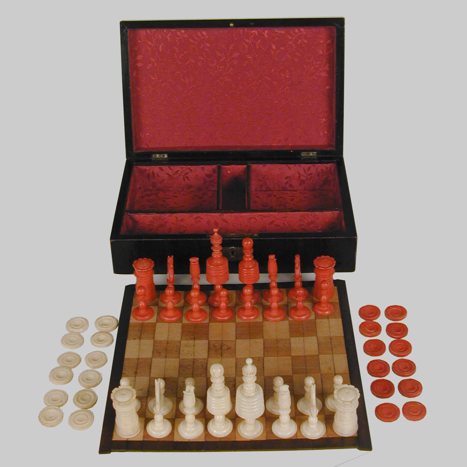Vintage boxed travelling chess & draughts set