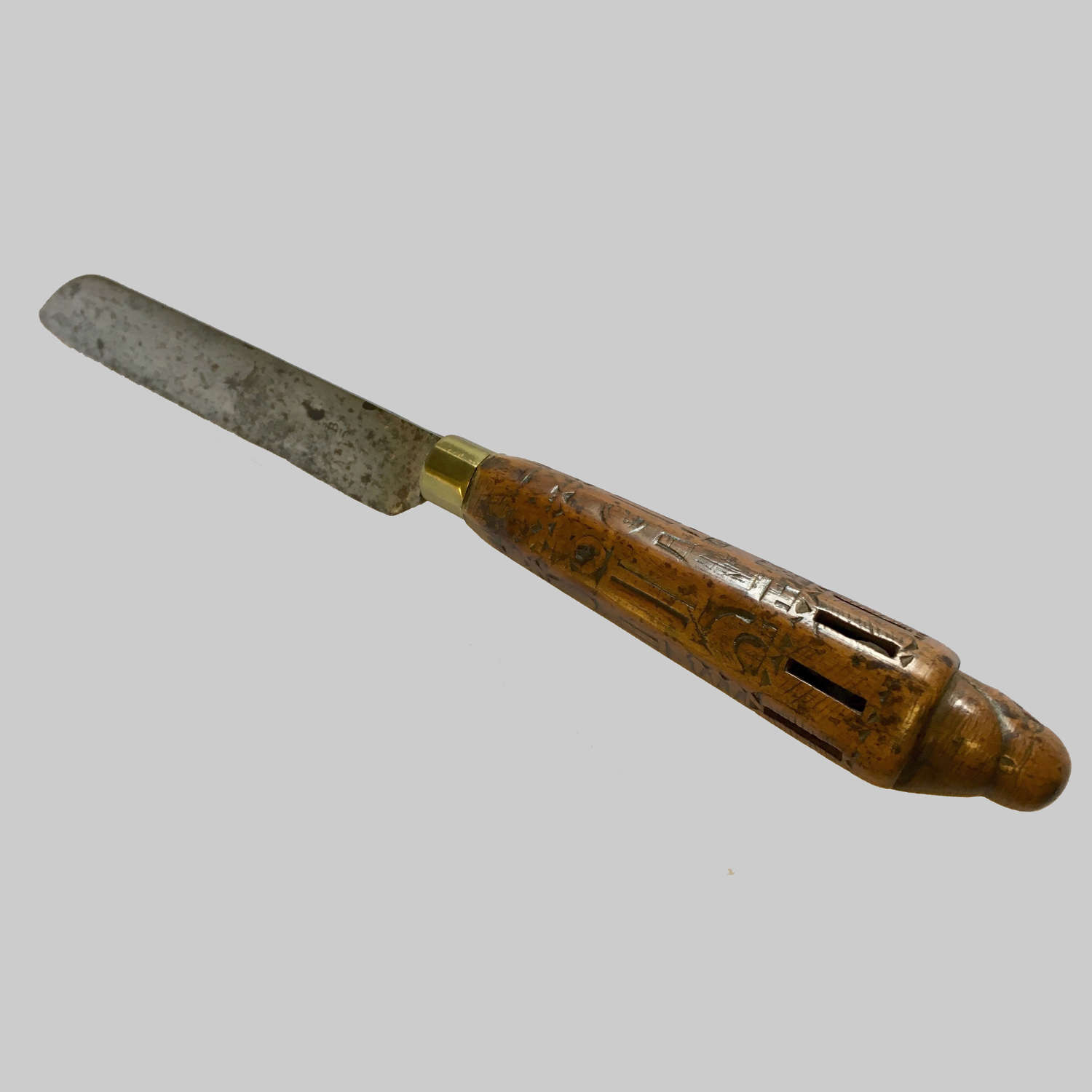 Continental antique boxwood hafted knife