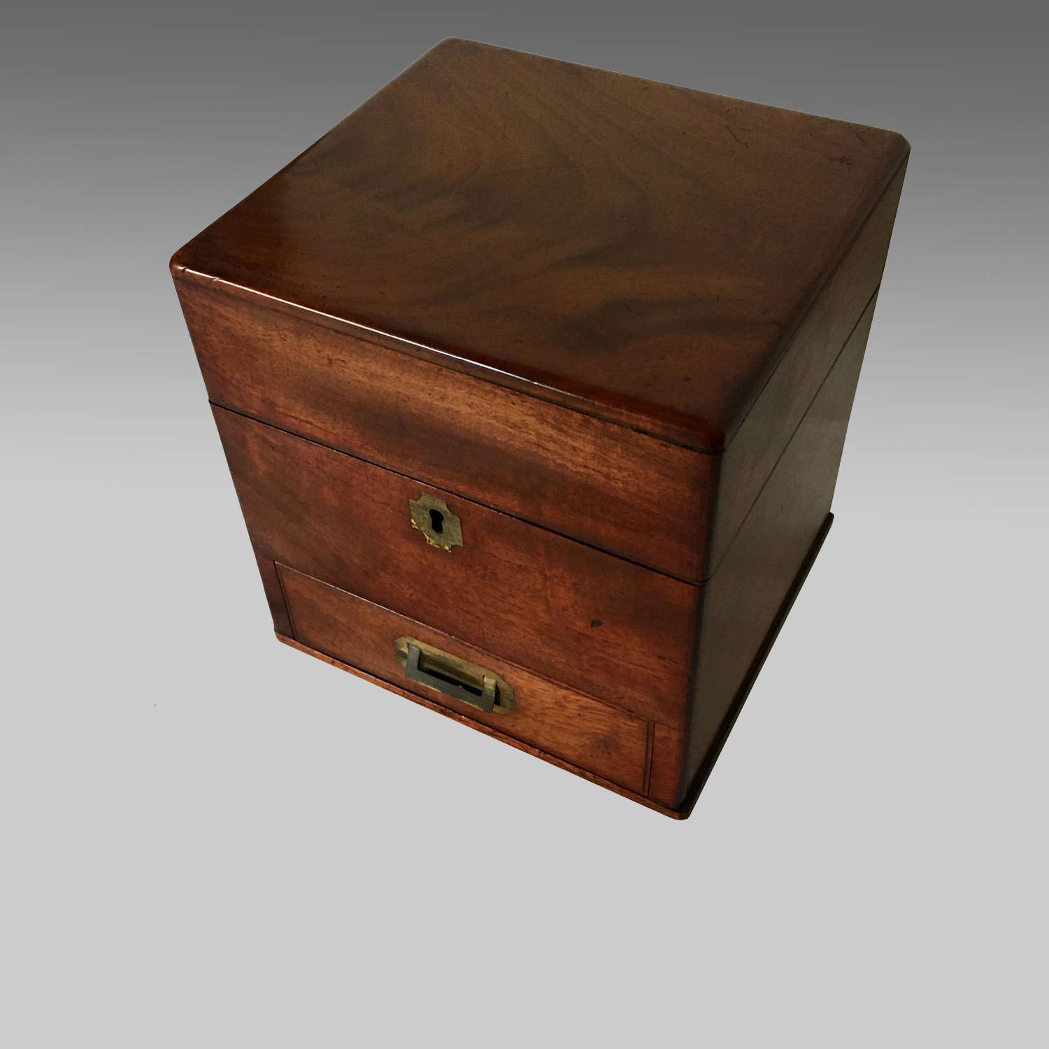 Georgian mahogany apothecary box