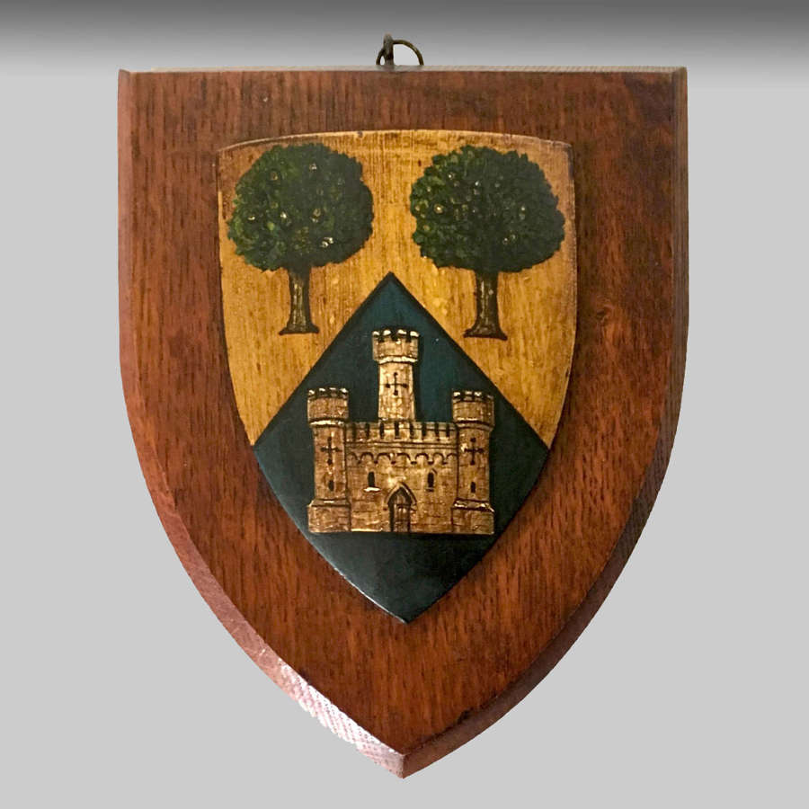 Armorial crest